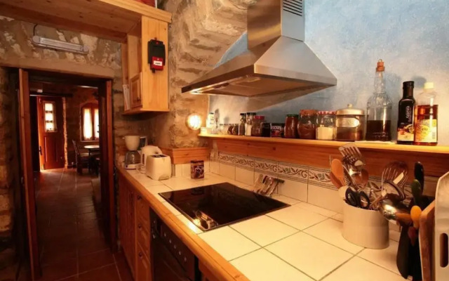 Smaragda Art Country House