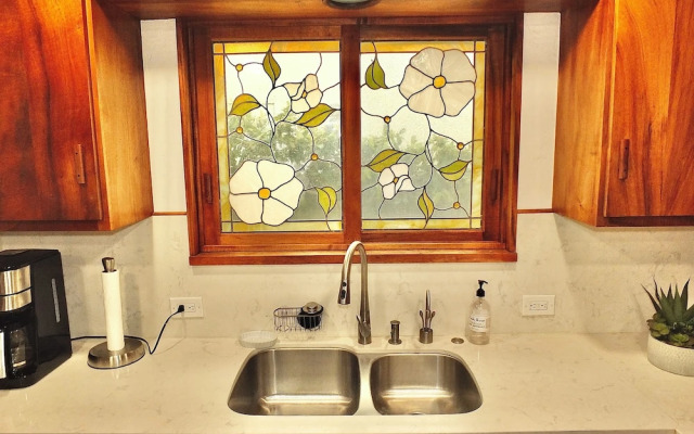 Beachside Sanctuary Lovely 3 BDR Steps to Ocean!