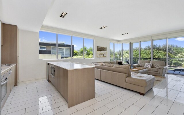 Bale Beach Front Resort Home Apartment 1128