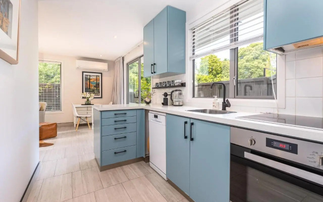 Riverside 1-Bed Apt - in the heart of the city