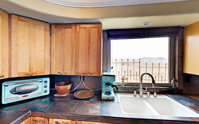 Hilltop Designer - 2 Br Home