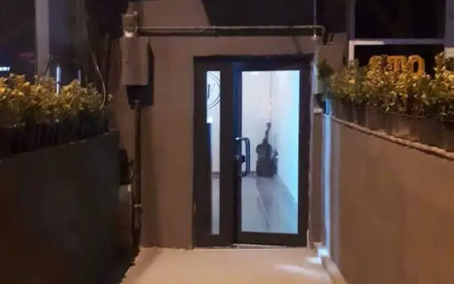 Black and White House