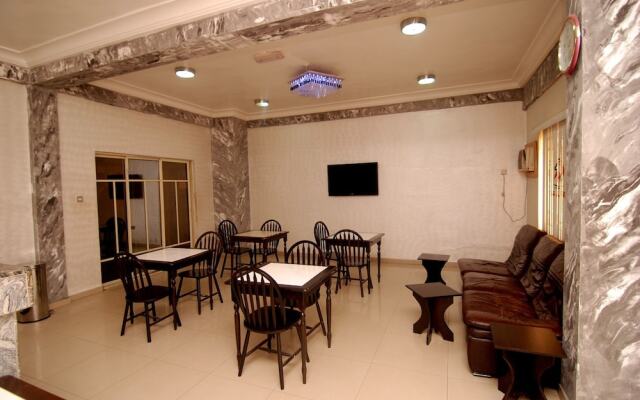 Elomaz Hotels, Abuja