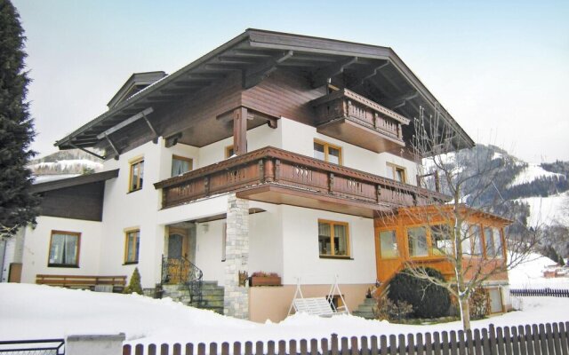 Stunning Apartment in Piesendorf With 3 Bedrooms and Wifi