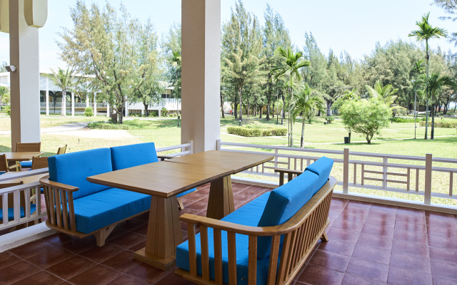 Sandy Beach Non Nuoc Resort