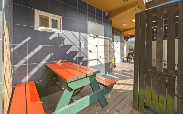 Geojedo Pilos Ocean View Pension