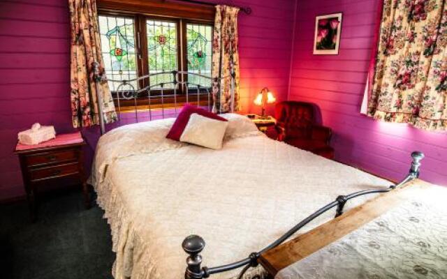 Gypsy Falls Waterfall Retreat
