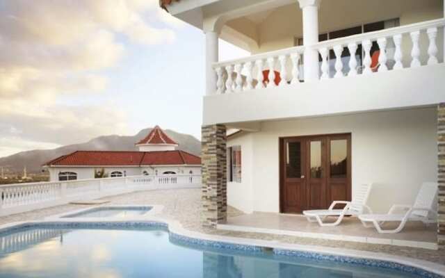La Vista Villa Villa 5