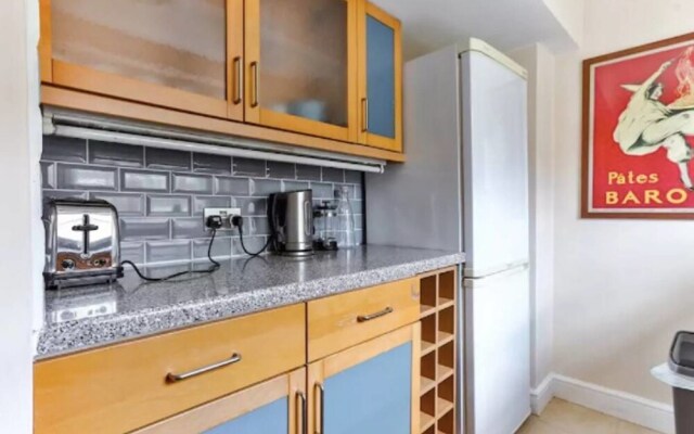 Great Apartment in Beautiful Location!