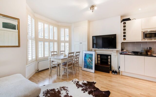 Stylish Brixton 1 Bedroom Flat With Terrace