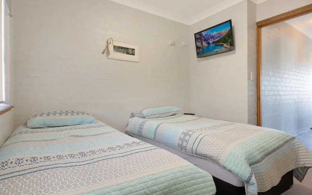 Pacific Pines Unit 5