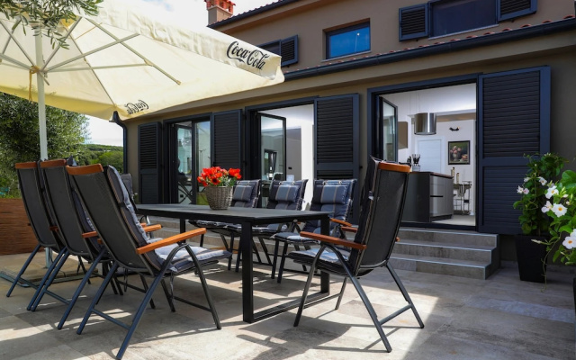 Olive Garden Paradise with Swimming pool