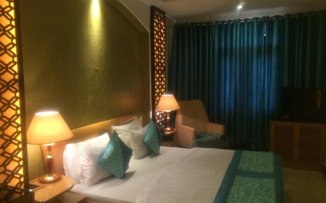 Hotel Emperor Palms at Karol Bagh