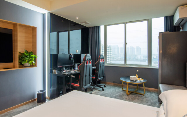 Tag esports Hotel