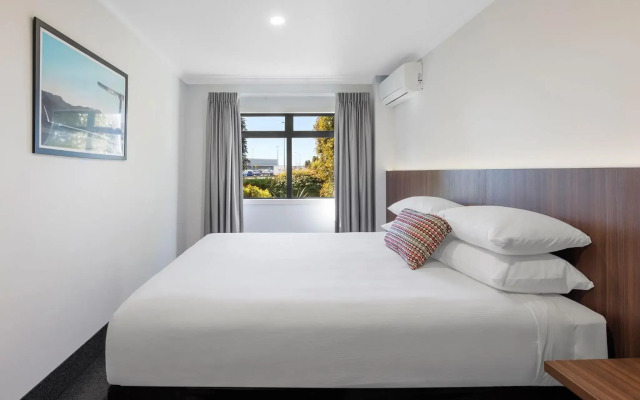 JetPark Hotel Hamilton Airport