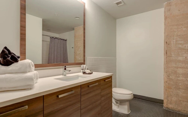 Downtown Dallas Apartments by Hosteeva