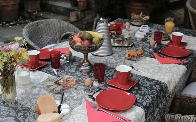 Le Mas des Roses B&B