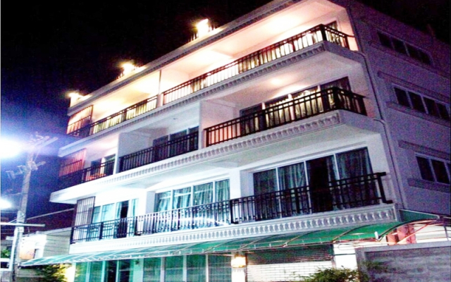 Rouge Service Apartment