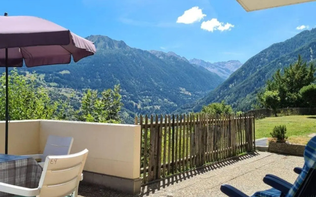 Modern Apartment With Views