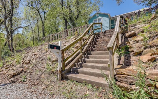 Vibrant Fayetteville Home - Walk Downtown!