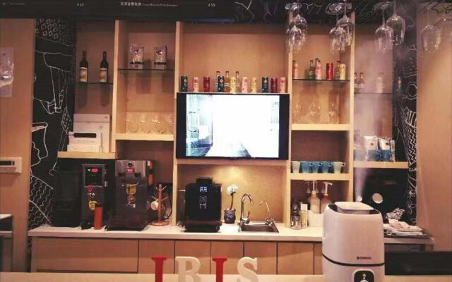 ibis Shenyang north station