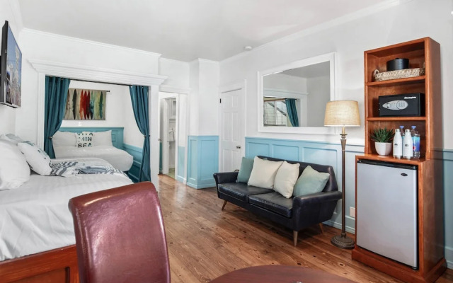 Sea Blue Hotel