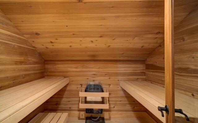 Snowflake 4 Bedroom Home