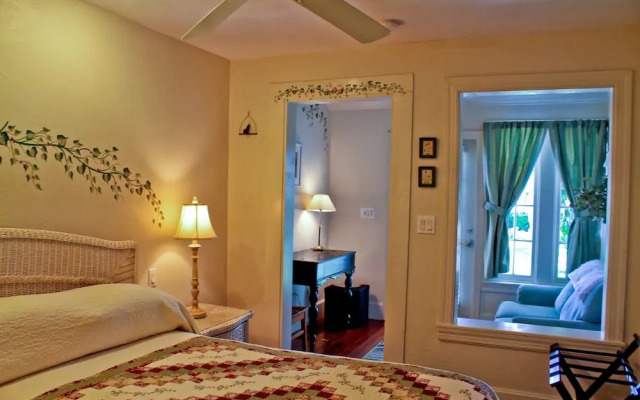 Night Swan Intracoastal B&B
