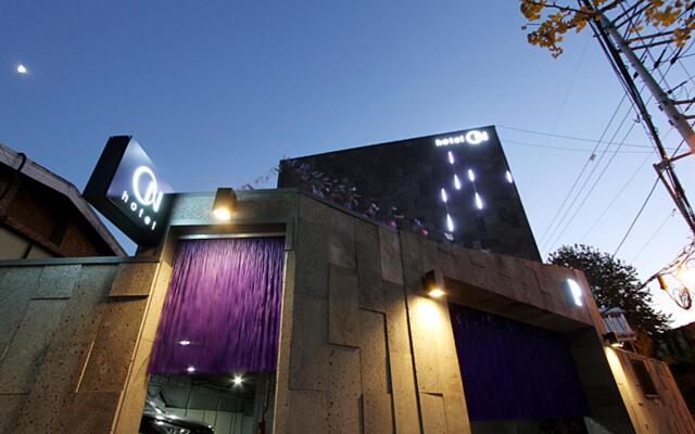 Cheonho Hotel ON