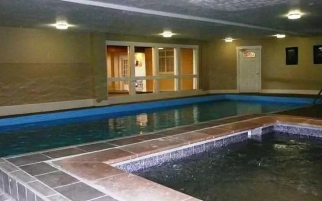 Longbranch 201 Condo with Pool & Hot Tub