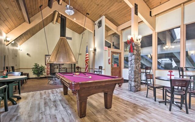 Eco-friendly Poconos Cabin w/ EV Charger!