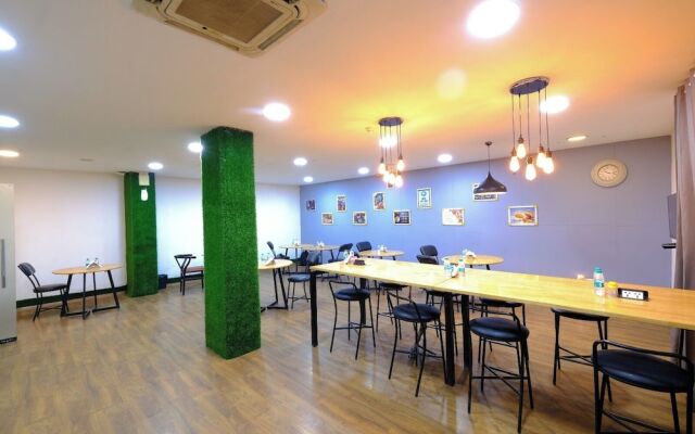 Lime Tree Premier Near Medanta Medicity