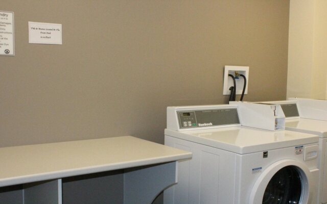 Best Western Thompson Hotel & Suites