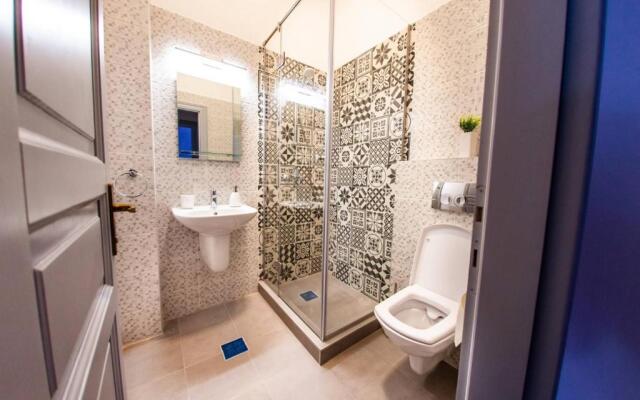 Central Luxury 3