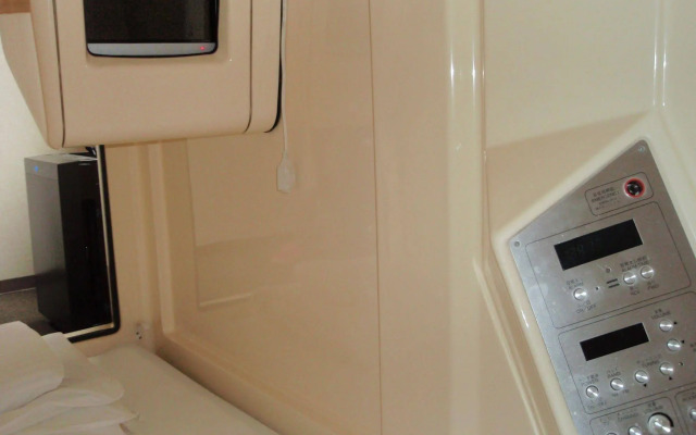 Capsule Hotel Kobe Sannomiya (Male Only)