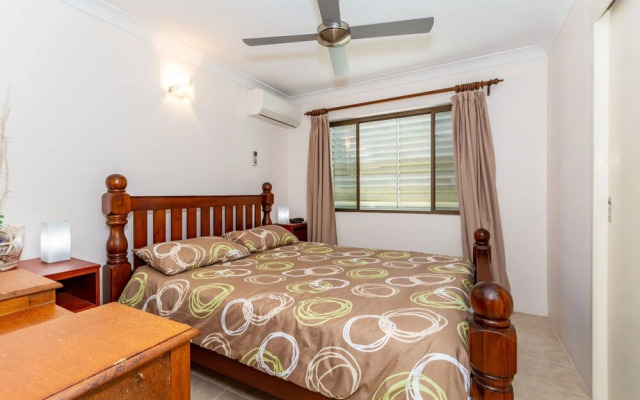 Ground floor, air condtioned apartment!