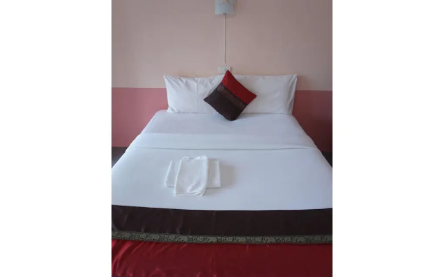 B and B Hotel