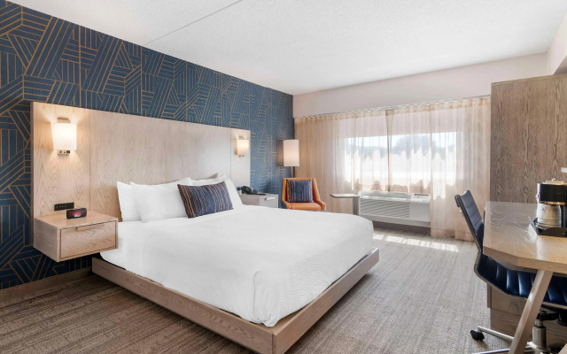 Best Western Plus Landmark Inn