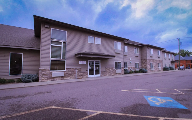 Canby Inn And Suites
