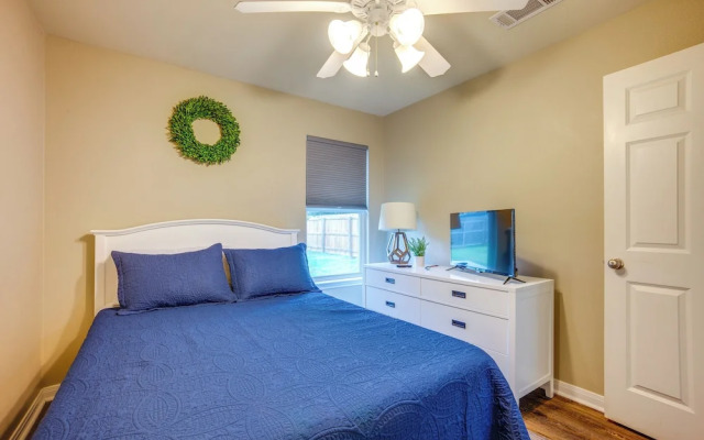Pet-friendly Texas Retreat w/ Fenced-in Yard!