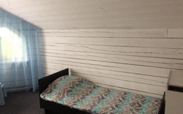 Guest House on Dalnyaya Kamenushka 243