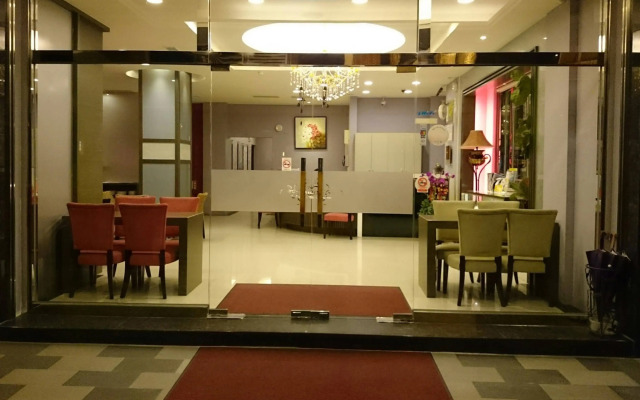 Camelot Inn