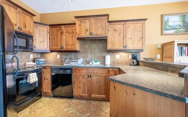 Bear's Paw Chalet - Amazing Location & Ski In/out