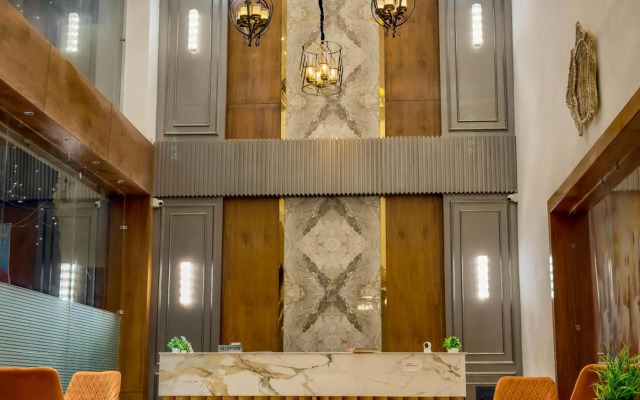 Hotel Crown Savoy, Near Railway Station & GURU NANAK DEV UNIVERSITY