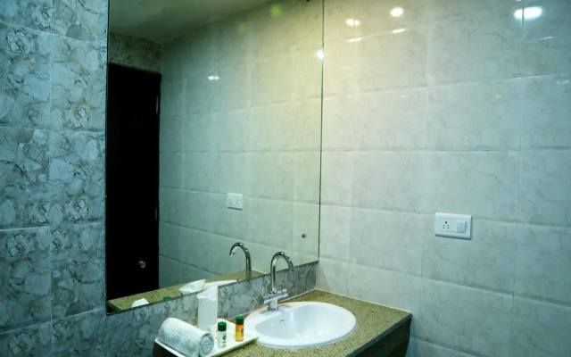 OYO 3712 Chandigarh Grand
