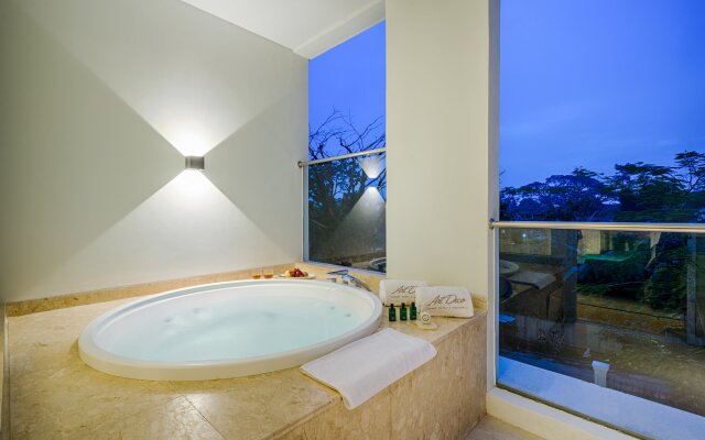 Art Deco Luxury Hotel & Residence