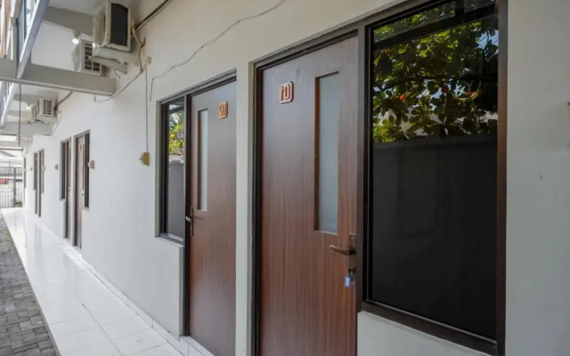 RedDoorz near Stasiun Tawang Semarang
