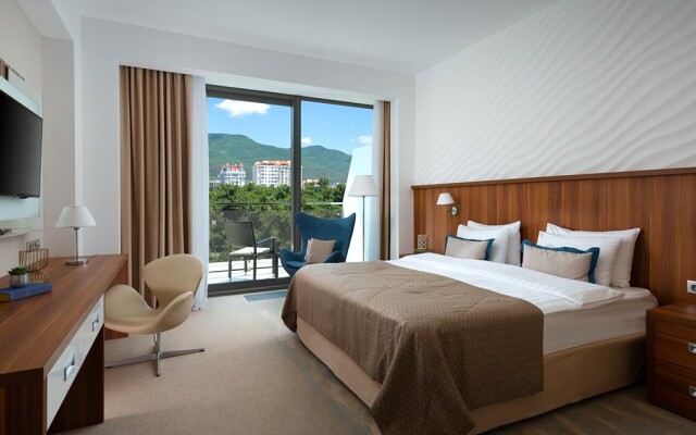 "Приморье" Grand Resort Hotel