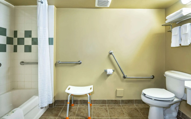 Quality Inn & Suites