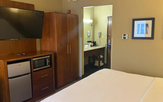 Comfort Inn North/Polaris
